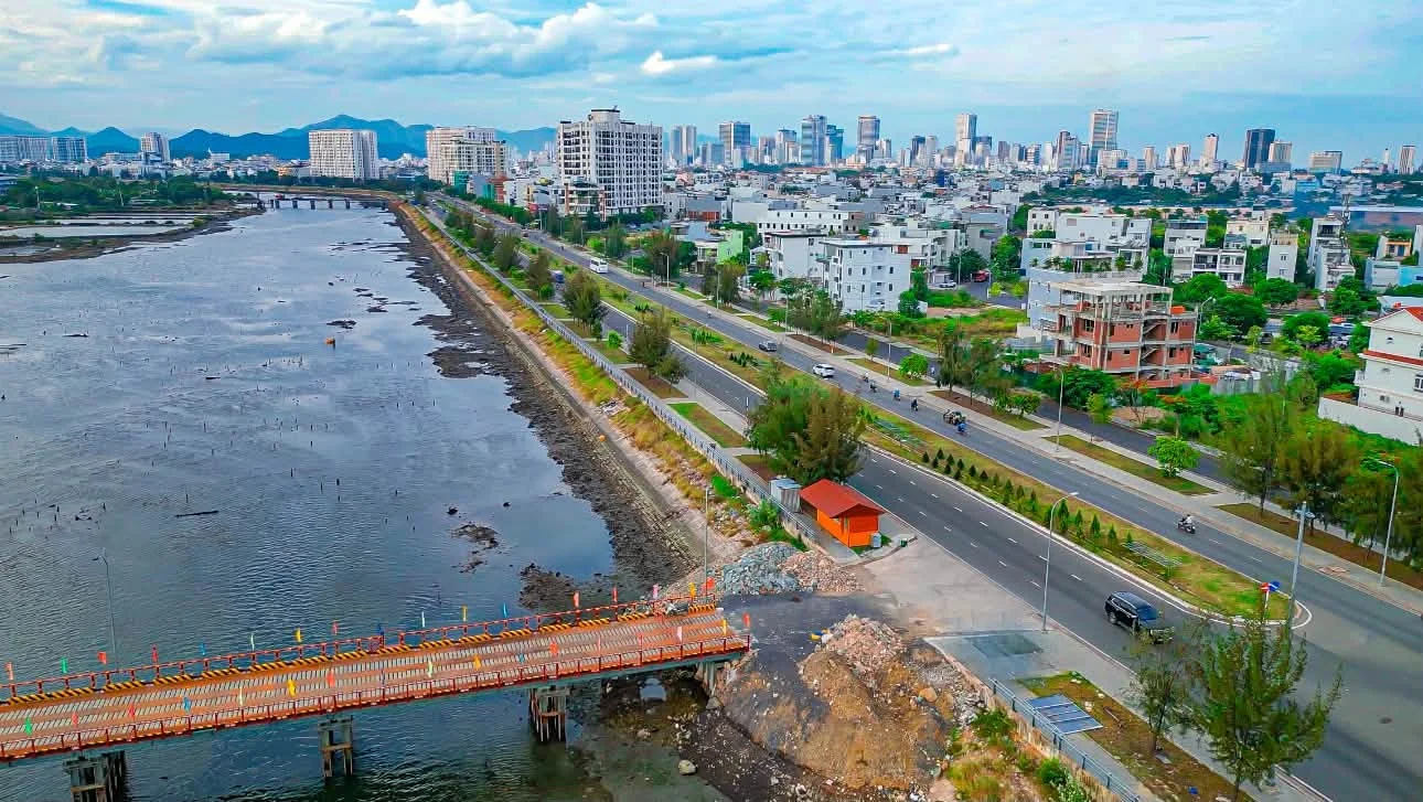 Ảnh tiến độ Charmora City tháng 7/2026 đấu nối cầu tạm với đại lộ Phước Long