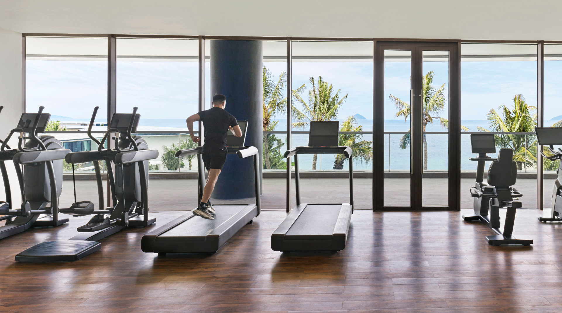 Phòng Gym hiện đại trang thiết bị cao cấp