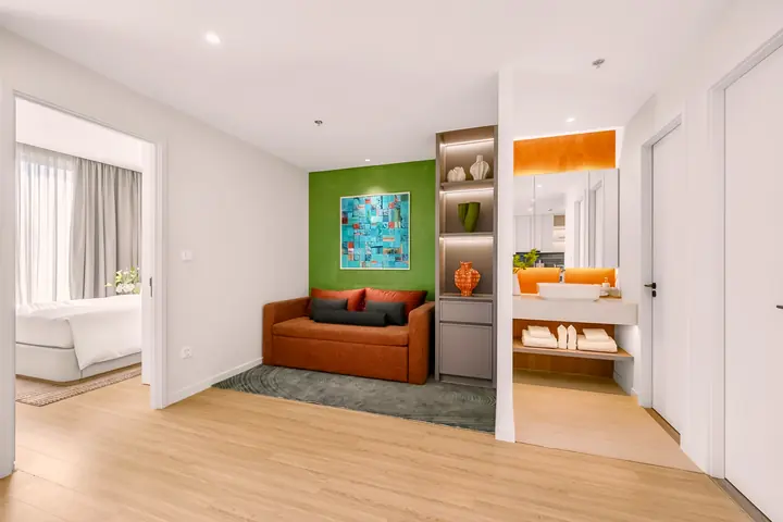 Nhà mẫu căn 1 phòng ngủ – phòng đa năng với sofa