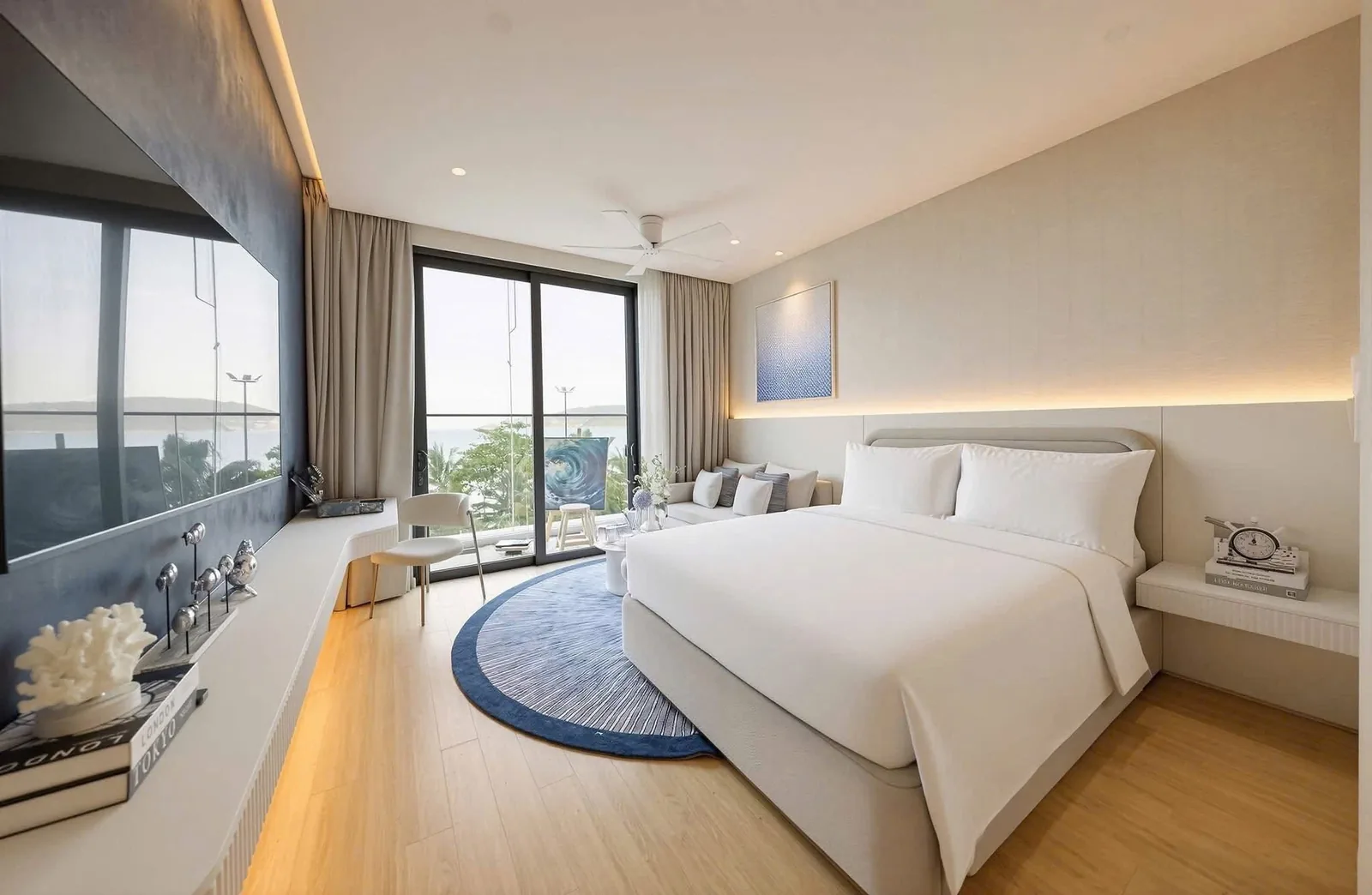 Phong ngu nha mau Charmora City cua kinh lon don sang