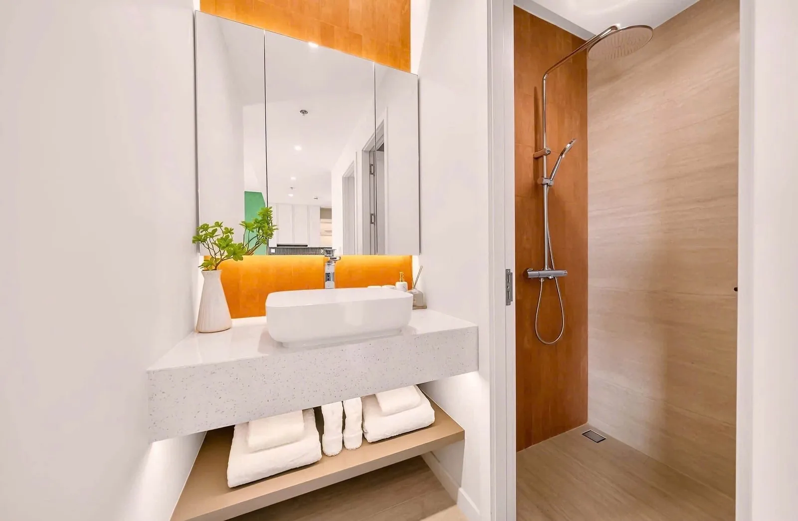 Lavabo da nhan tao phong tam nha mau Charmora City