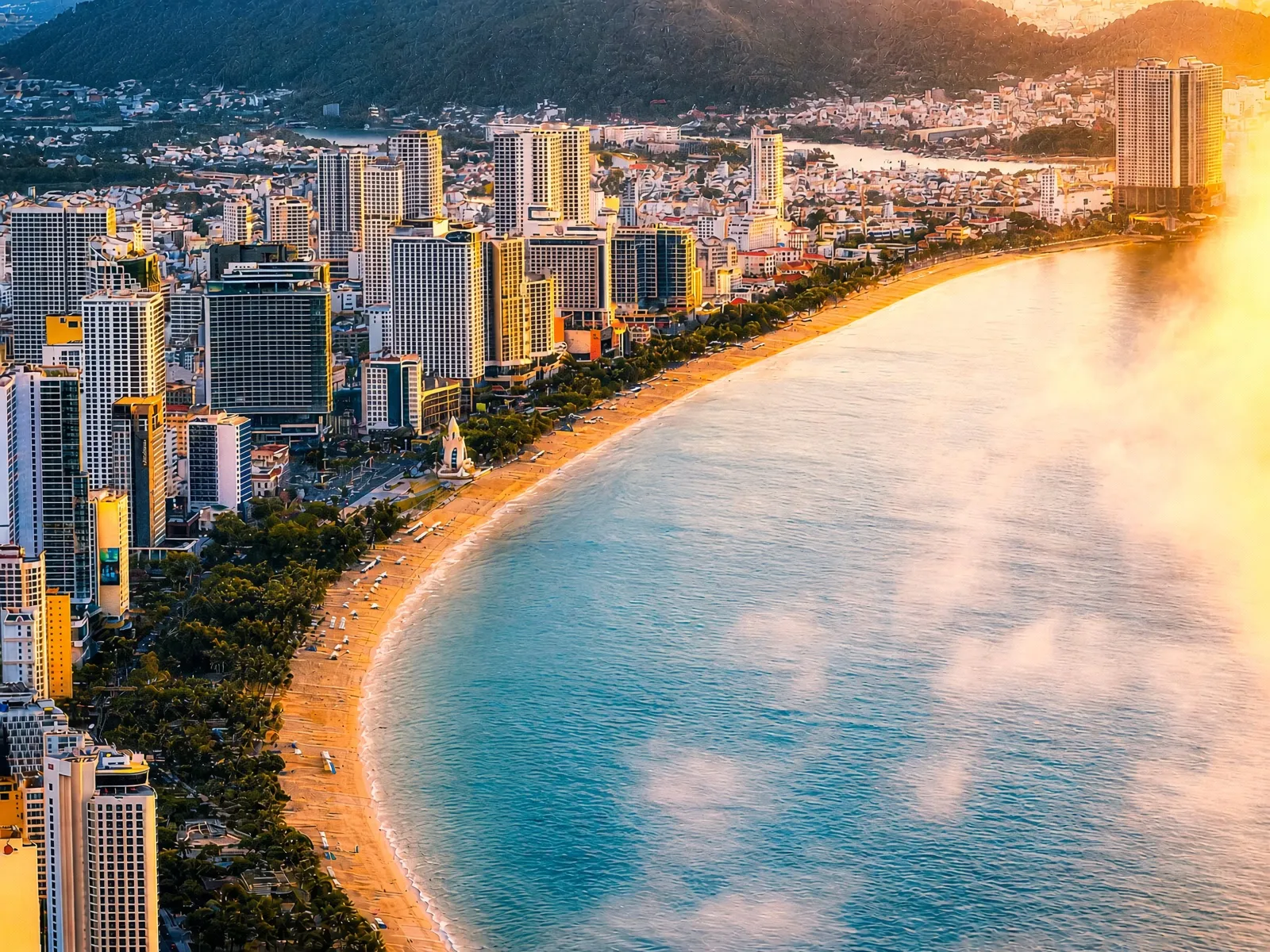 Bãi biển Nha Trang nhìn từ trên cao