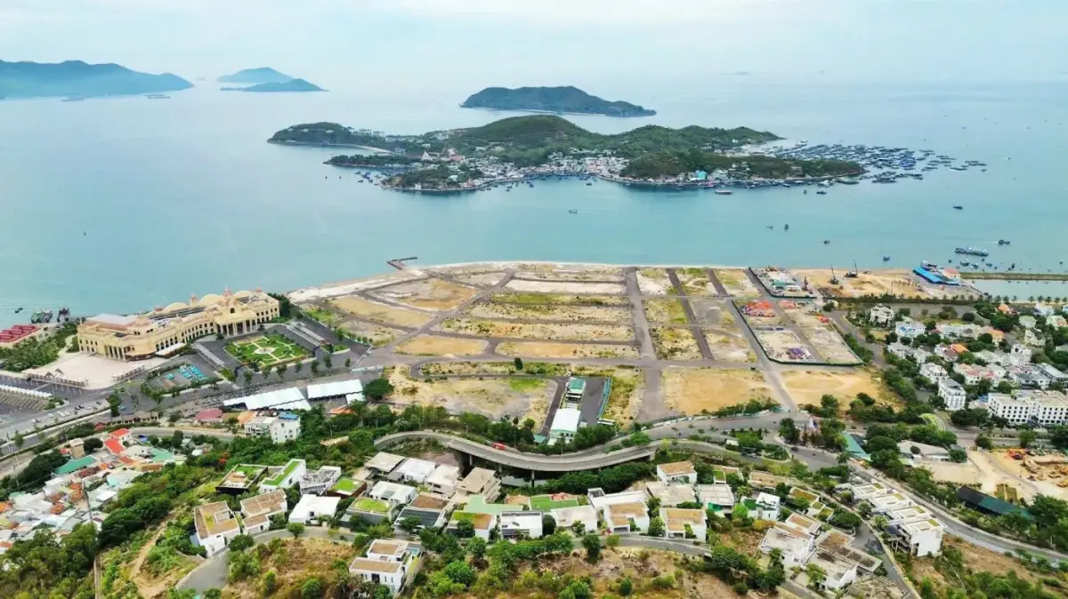 Chính sách bán hàng Vinhomes Pearl Bay nhà phố thương mại Phối cảnh dãy nhà phố thương mại áp dụng chính sách bán hàng Vinhomes Pearl Bay năm 2026