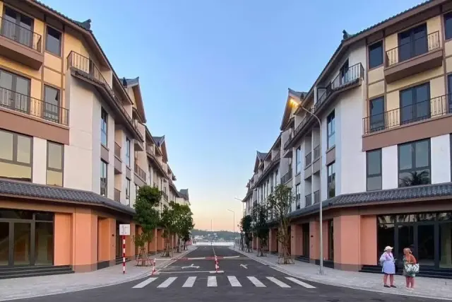 Internal street at Vinhomes Pearl Bay