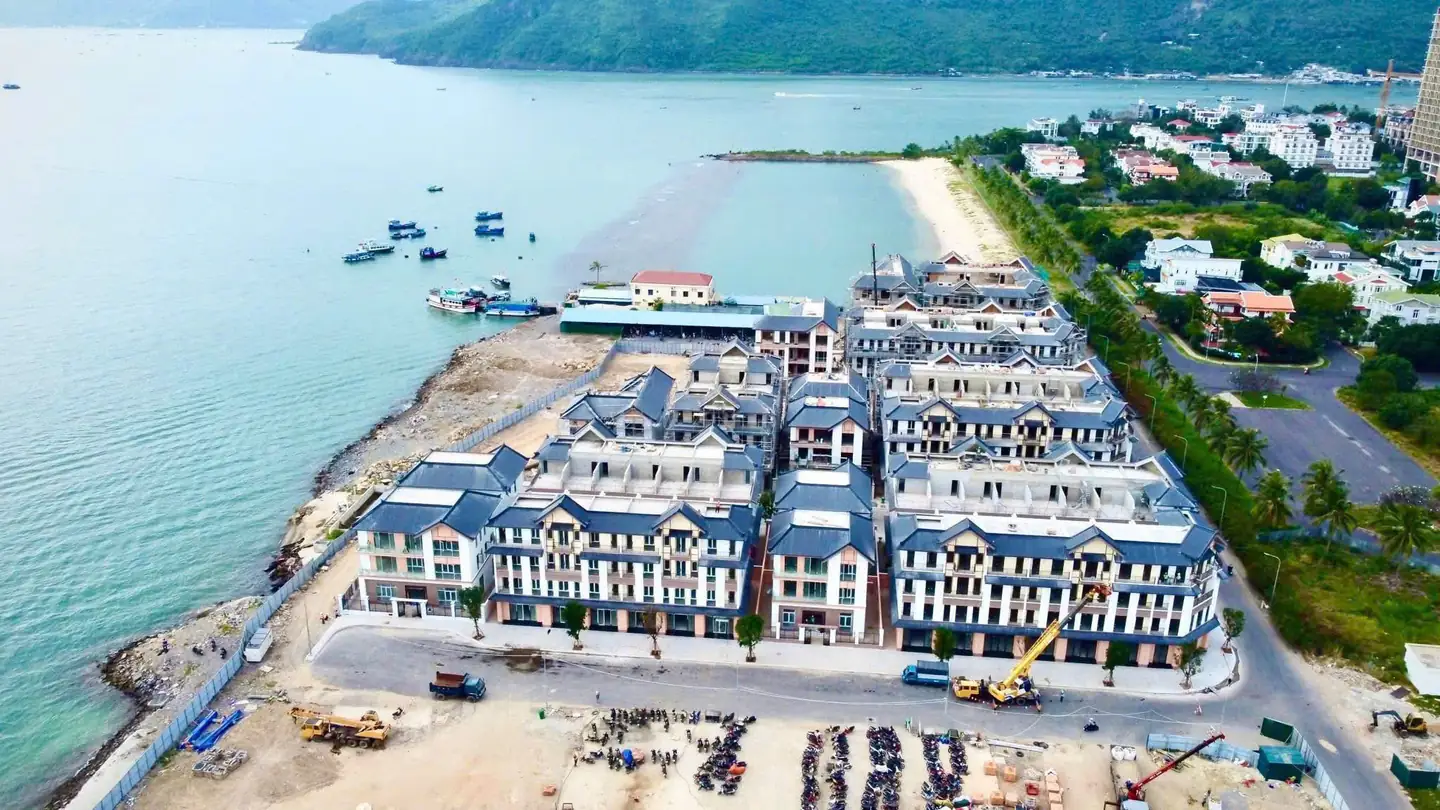 Hơn 1 km bờ biển tự nhiên – Ảnh thực tế